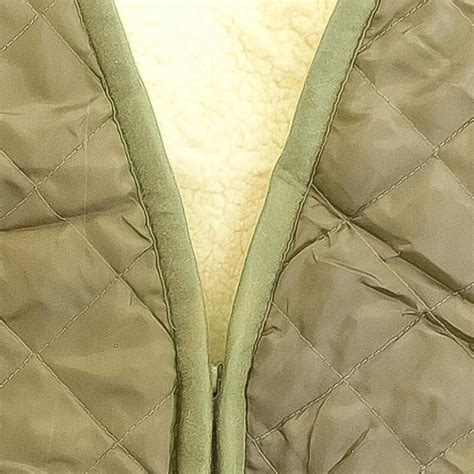 Deti v kočíku s fusakom z ovčieho rúna