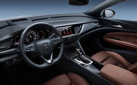 Interiér Opel Insignia s nainštalovanou autosedačkou