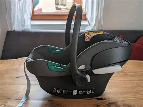 Detská autosedačka Cybex Aton B2 i-Size s novorodeneckou vložkou