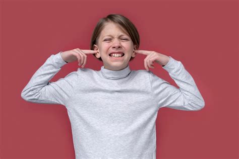 Dôsledky škrípania zubami u detí