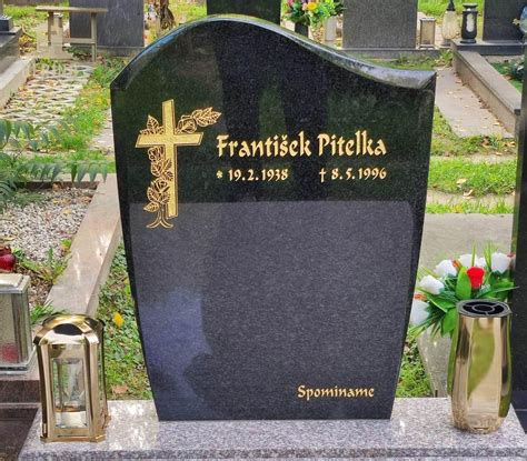 Symbolický náhrobný kameň pre nenarodené dieťa