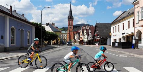 Porovnanie typov bŕzd na detských bicykloch: torpédo vs. pákové brzdy