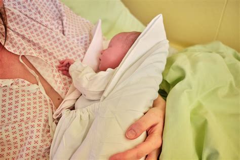 Prvé dieťa narodené metódou IVF