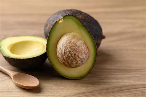 Zrelé avokádo pripravené na konzumáciu