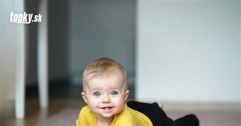 Dieťa sa učí plaziť