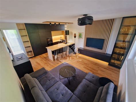 Ukážka vnútra spomienkovej knihy s miestom na fotky a zápisky