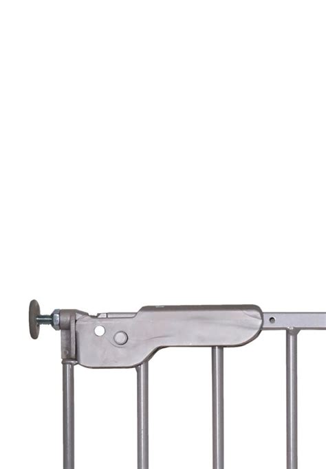 Detailný pohľad na mechanizmus sklápacieho ramena zábrany