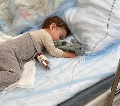 dieťa udiera druhého