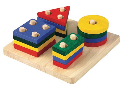 drevená vkladačka s geometrickými tvarmi