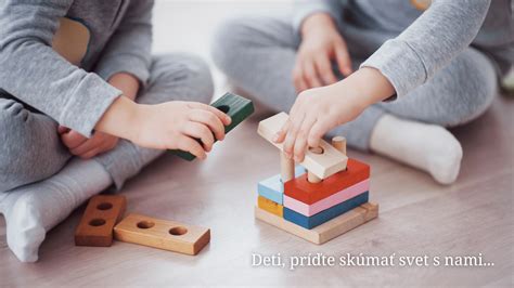 Deti pracujú s Montessori pomôckami