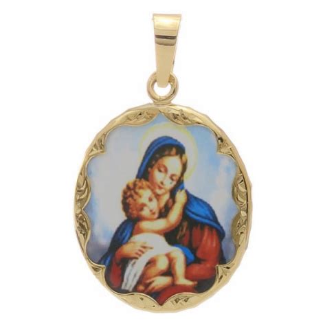 Ilustrácia dieťaťa plačúceho v náručí matky