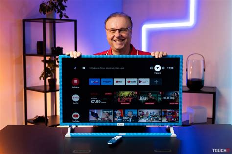 Deti pozerajúce televízor