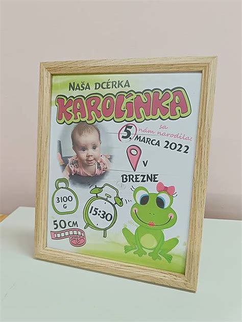 Ilustrácia novorodenca s rodným listom a pediatrom