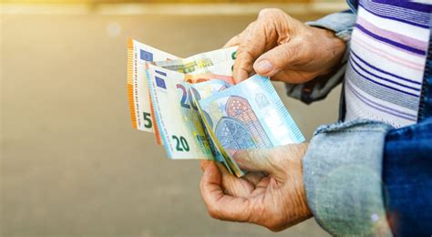 Infografika o tom, kto má nárok na rodičovský príspevok