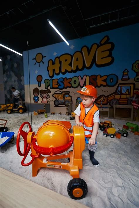 Interiér jaslí s hračkami a hracím kútikom