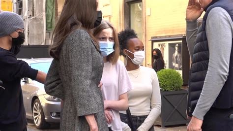 Angelina Jolie s deťmi počas humanitárnej misie