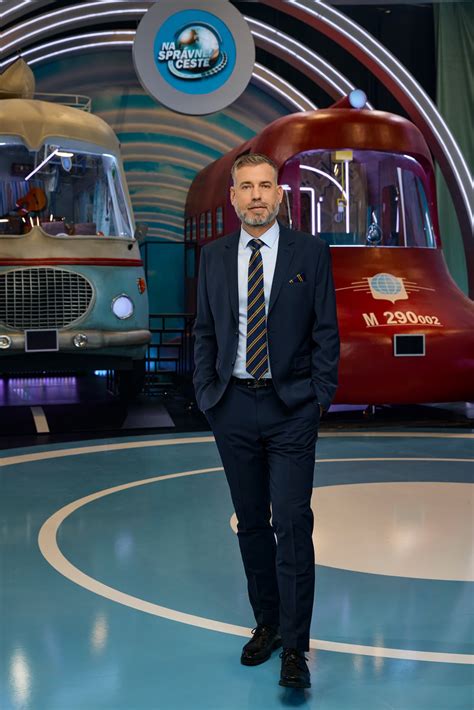 Infografika o správnej technike sedenia na toalete