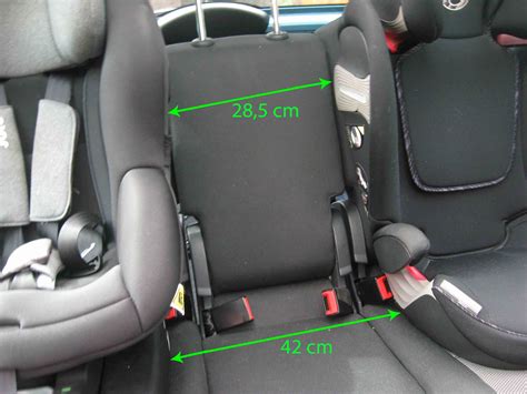 Ilustrácia systému ISOFIX a pripevnenia autosedačky bezpečnostným pásom