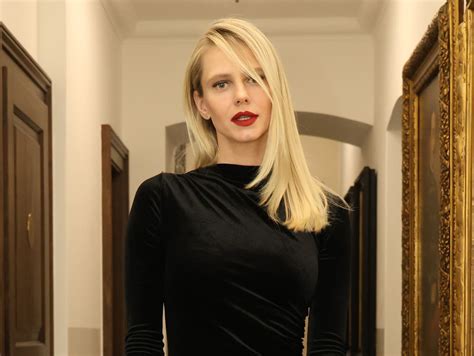 Modelka Saša Gachulincová na módnej prehliadke