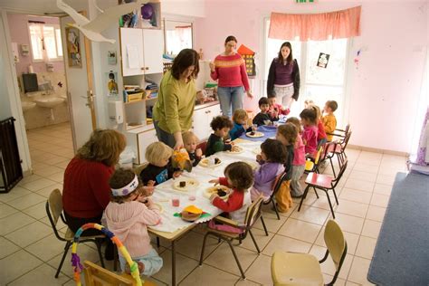 Ilustračná fotografia učiteľky v materskej škole