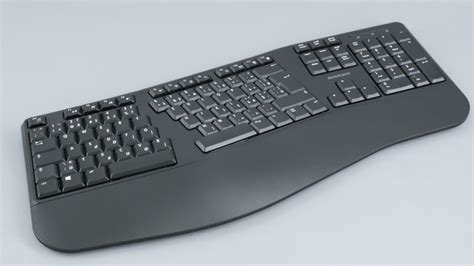 Ergonomická klávesnica s nízkoprofilovými klávesmi