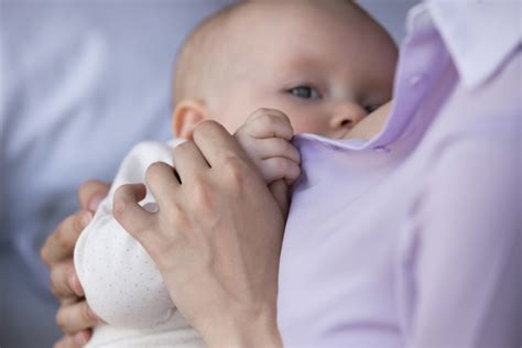 Dojčenie novorodenca