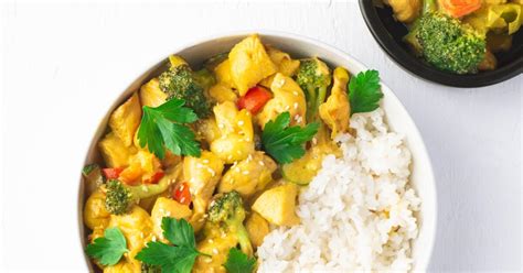 Detské jedlo s kuracím mäsom a zeleninou