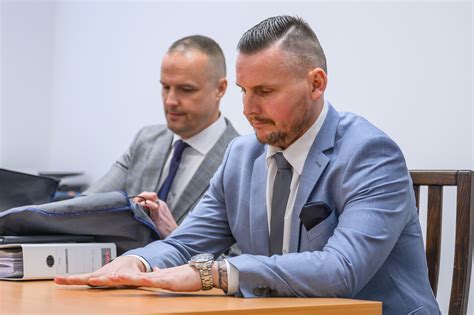 Ilustrácia páru pri konzultácii ohľadom plánovaného rodičovstva