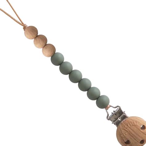 Detail dreveného klipu na cumlík Elodie Details