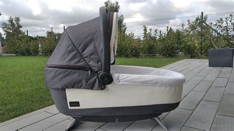 Detail upevnenia vaničky Navetta na podvozok Peg Perego