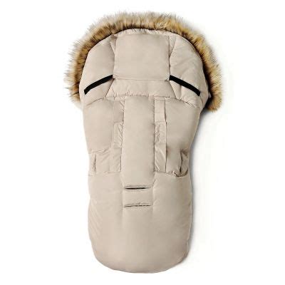 Ilustrácia detského fusaku z ovčej vlny