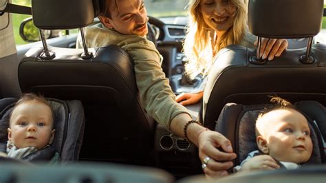 Deti rôzneho veku bezpečne usadené v autosedačkách Cybex