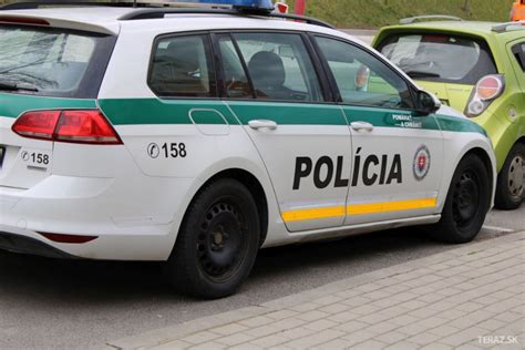 Policajné auto a symbol bezpečnosti