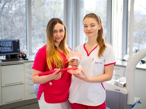 Porovnanie profesionálnej a domácej dentálnej hygieny