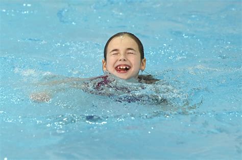 Ilustračná fotografia detí na plaveckom výcviku