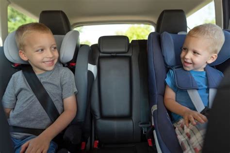 Porovnanie upevnenia autosedačky ISOFIX a pásom