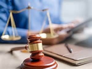 Obrázok tehotnej ženy v pokoji