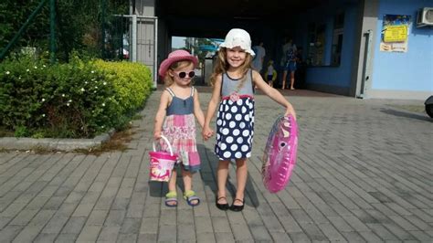 Monikine dcéry Gábi (5) a Marina (3)