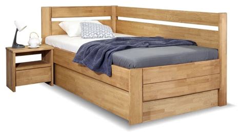 vyvýšená posteľ s úložným priestorom