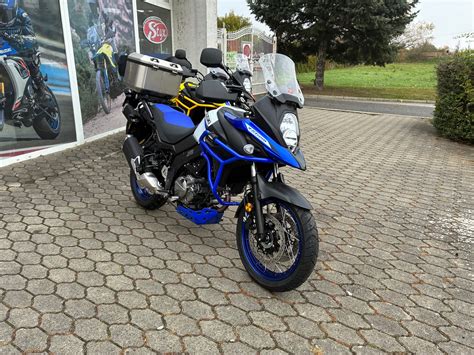 Detail prúteného kočíka s doplnkami