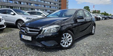 Ilustračná fotografia horúceho auta s dieťaťom vnútri