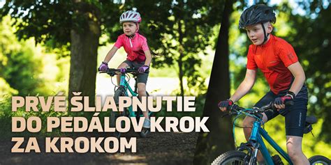 Dieťa jazdiace na bicykli bez pedálov