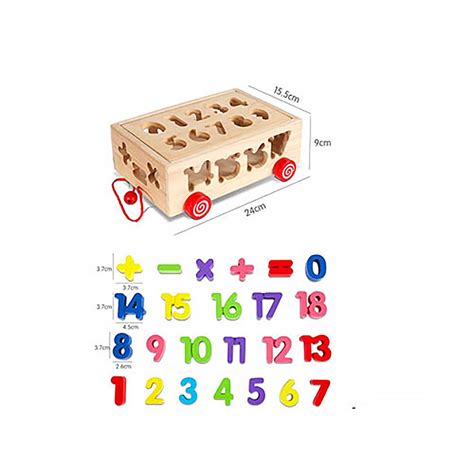 Deti hrajúce sa s drevenými číslami