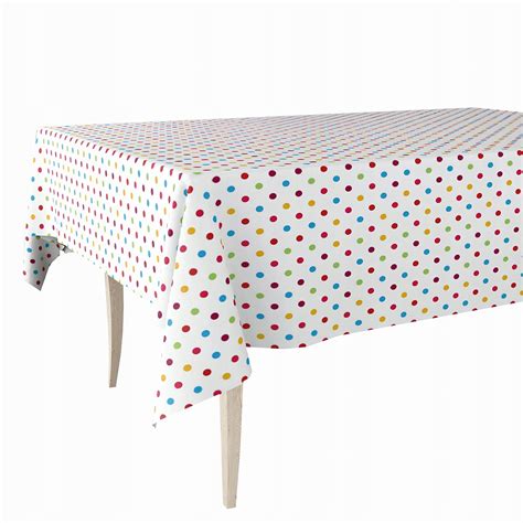 Deti hrajúce sa s farebnými bodkami na podložke