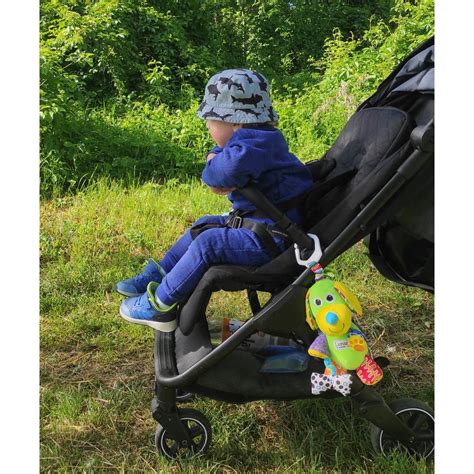 Obrázok bábätka v kočíku Clona Jimmey s páperovým vankúšikom