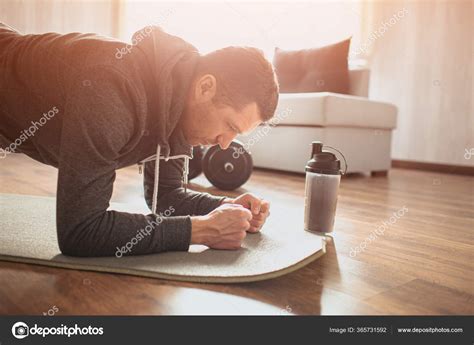 Študent pracuje na cvičení