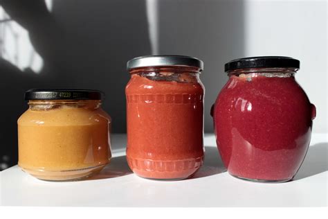 Ilustračná fotografia detskej výživy v sklenených pohároch