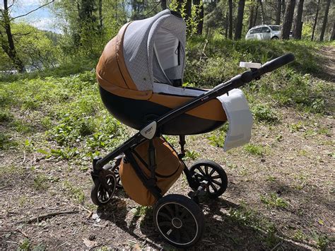 Detail kolies kočíka Anex Sport