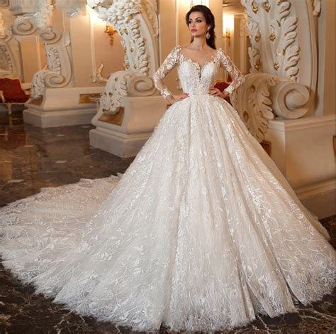 Svadobné a spoločenské šaty