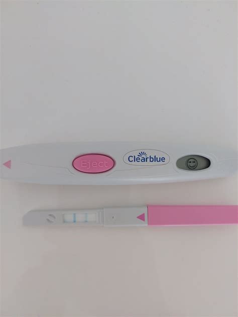 Balenie Clearblue ovulačného digitálneho testu